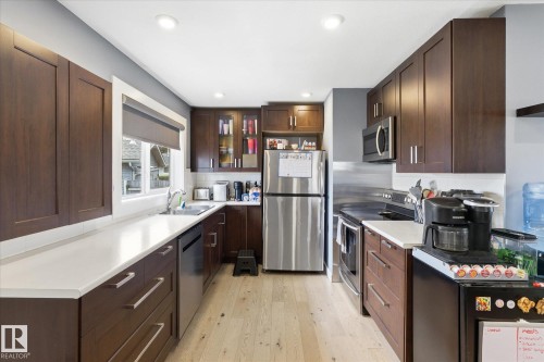 10945 164 Street, Edmonton, AB - Indoor Photo Showing Kitchen