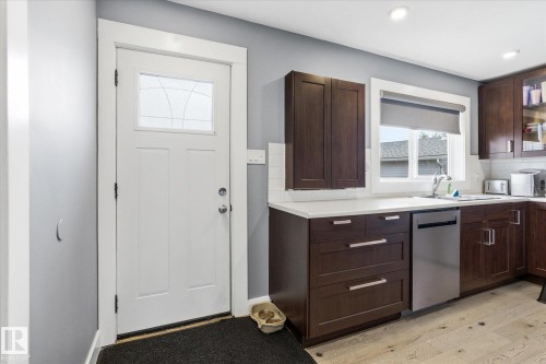 10945 164 Street, Edmonton, AB - Indoor Photo Showing Kitchen