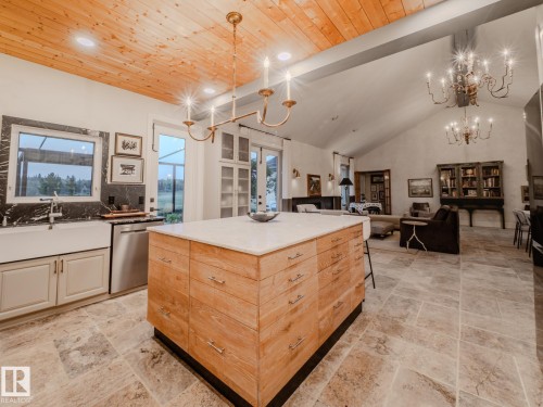 22250 Twp Road 512, Rural Strathcona County, AB - Indoor Photo Showing Kitchen