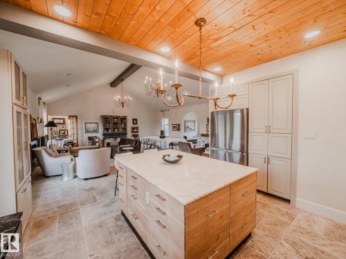 22250 Twp Road 512, Rural Strathcona County, AB - Indoor Photo Showing Kitchen