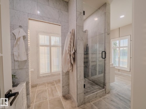 22250 Twp Road 512, Rural Strathcona County, AB - Indoor Photo Showing Bathroom