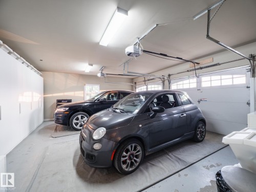 22250 Twp Road 512, Rural Strathcona County, AB - Indoor Photo Showing Garage