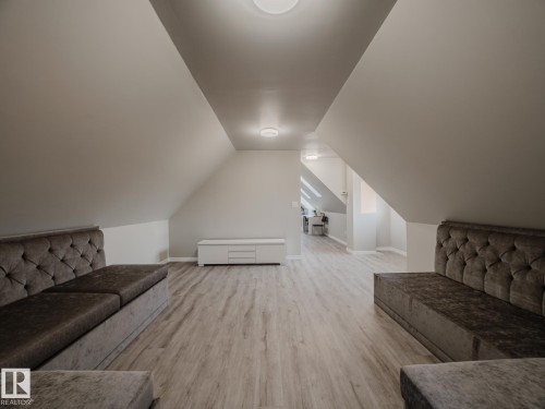 22250 Twp Road 512, Rural Strathcona County, AB - Indoor Photo Showing Living Room