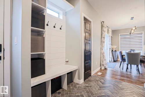 661 Lewis Greens Drive, Edmonton, AB - Indoor