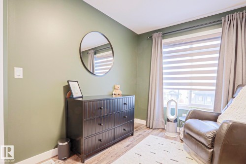 661 Lewis Greens Drive, Edmonton, AB - Indoor Photo Showing Bedroom