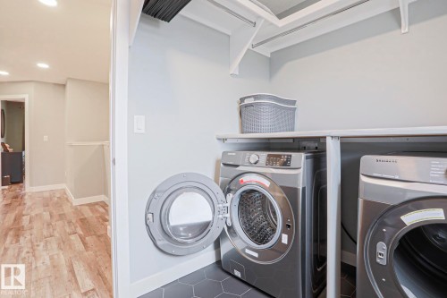 661 Lewis Greens Drive, Edmonton, AB - Indoor Photo Showing Laundry Room