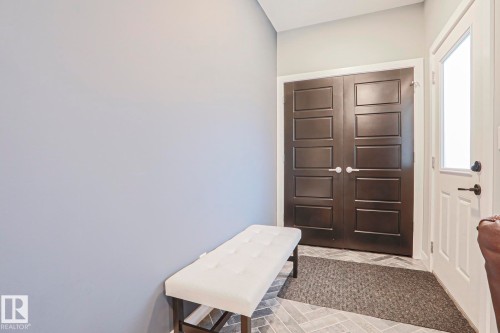 661 Lewis Greens Drive, Edmonton, AB - Indoor Photo Showing Other Room