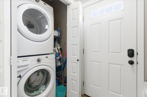 34 Brickyard Drive, Stony Plain, AB - Indoor Photo Showing Laundry Room