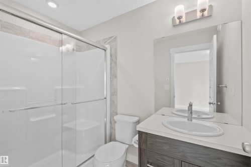 22546 96 Avenue, Edmonton, AB - Indoor Photo Showing Bathroom