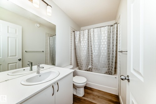 4611 177Ave, Edmonton, AB - Indoor Photo Showing Bathroom