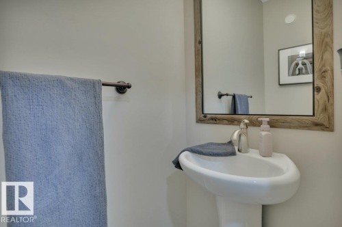 777 Berg Loop, Leduc, AB - Indoor Photo Showing Bathroom