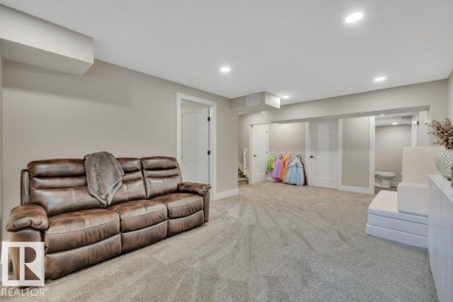 777 Berg Loop, Leduc, AB - Indoor