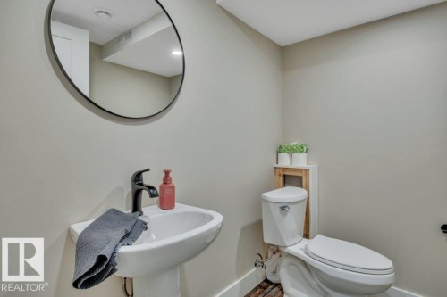 777 Berg Loop, Leduc, AB - Indoor Photo Showing Bathroom