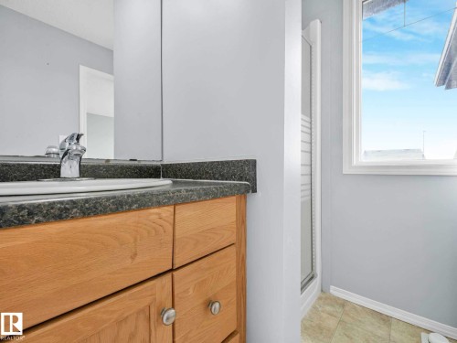 6424 1A Avenue, Edmonton, AB - Indoor Photo Showing Bathroom