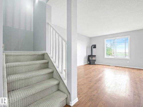 6424 1A Avenue, Edmonton, AB - Indoor Photo Showing Other Room