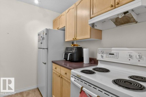 111 11218 80 Street, Edmonton, AB - Indoor Photo Showing Kitchen