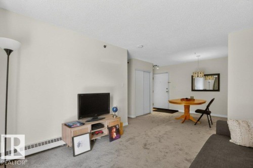 111 11218 80 Street, Edmonton, AB - Indoor