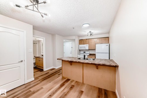 108 12838 65 Street, Edmonton, AB - Indoor Photo Showing Kitchen