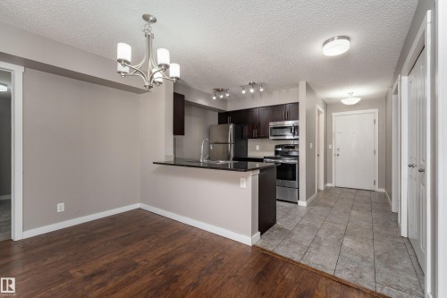 409 5804 Mullen Place, Edmonton, AB - Indoor Photo Showing Kitchen