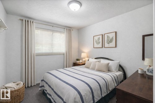 37 59316 Range Road 54, Rural Barrhead County, AB - Indoor Photo Showing Bedroom