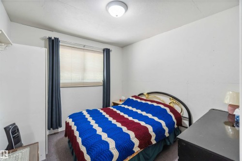 37 59316 Range Road 54, Rural Barrhead County, AB - Indoor Photo Showing Bedroom