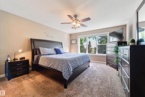 68 Linksview Bay, Spruce Grove, AB - Indoor Photo Showing Bedroom