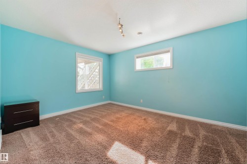 68 Linksview Bay, Spruce Grove, AB - Indoor Photo Showing Other Room