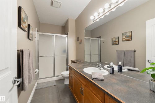 68 Linksview Bay, Spruce Grove, AB - Indoor Photo Showing Bathroom
