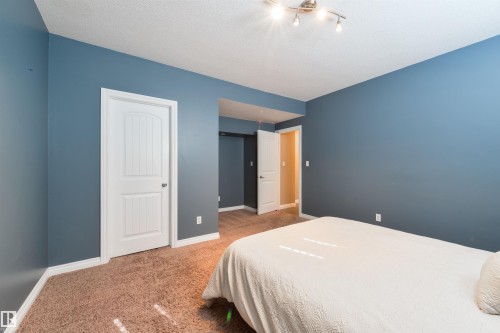 68 Linksview Bay, Spruce Grove, AB - Indoor Photo Showing Bedroom