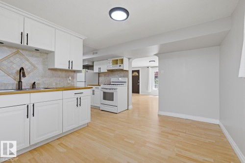 10217 155 Street, Edmonton, AB - Indoor Photo Showing Kitchen