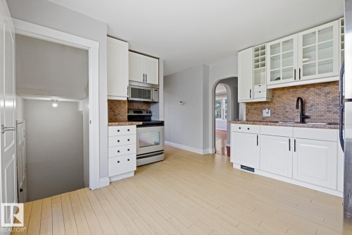 10217 155 Street, Edmonton, AB - Indoor Photo Showing Kitchen