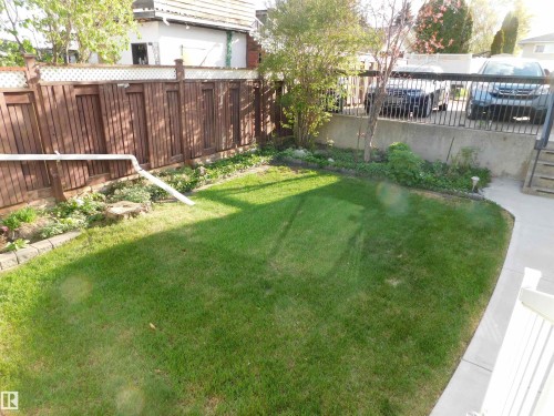 10908 30 Street, Edmonton, AB - Outdoor
