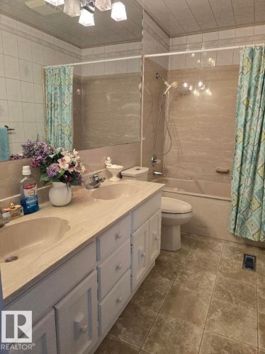 10908 30 Street, Edmonton, AB - Indoor Photo Showing Bathroom