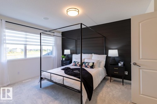150 Pierwyck Loop, Spruce Grove, AB - Indoor Photo Showing Bedroom