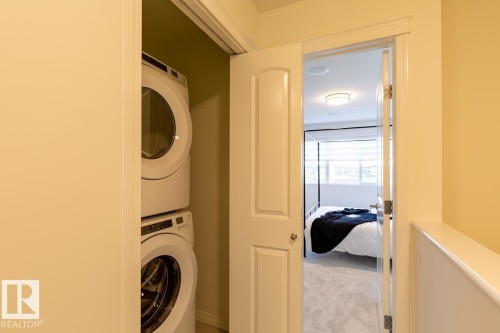 150 Pierwyck Loop, Spruce Grove, AB - Indoor Photo Showing Laundry Room