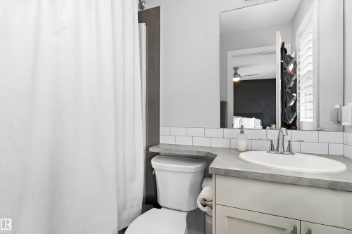 6904 Cardinal Wynd, Edmonton, AB - Indoor Photo Showing Bathroom