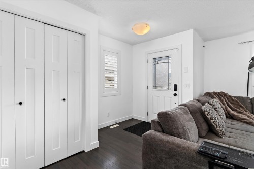 6904 Cardinal Wynd, Edmonton, AB - Indoor