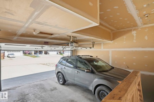 10 Rockwell Close, Fort Saskatchewan, AB - Indoor Photo Showing Garage