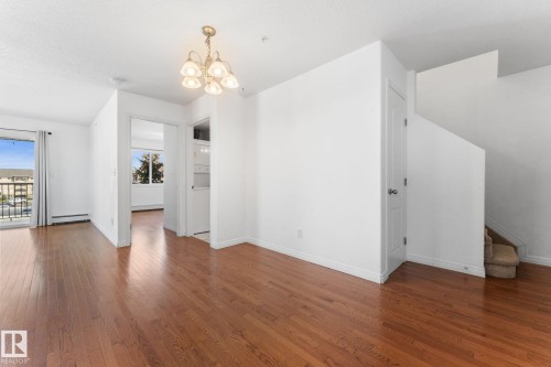 Edmonton, AB - Indoor Photo Showing Other Room