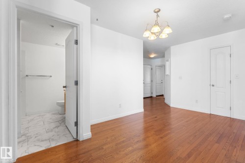 Edmonton, AB - Indoor Photo Showing Other Room