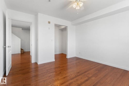 Edmonton, AB - Indoor Photo Showing Other Room