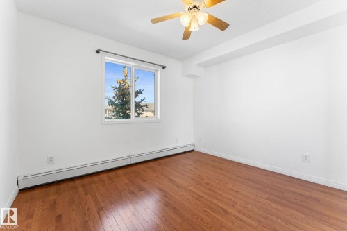 Edmonton, AB - Indoor Photo Showing Other Room