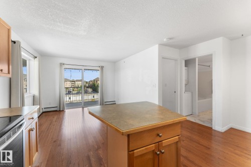Edmonton, AB - Indoor Photo Showing Kitchen