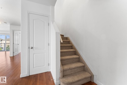 Edmonton, AB - Indoor Photo Showing Other Room