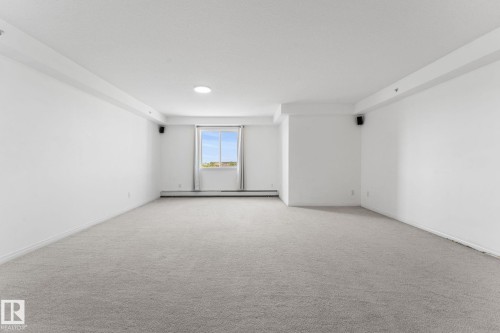 Edmonton, AB - Indoor Photo Showing Other Room