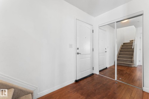 Edmonton, AB - Indoor Photo Showing Other Room