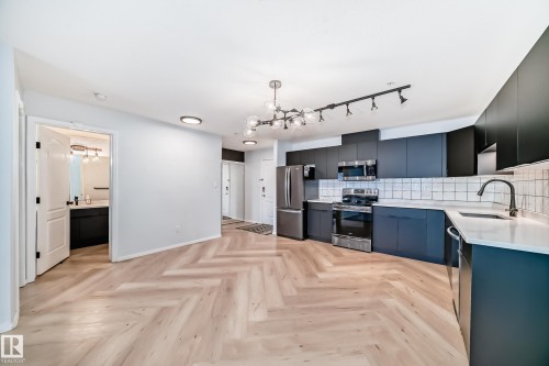 320 592 Hooke Road, Edmonton, AB - Indoor Photo Showing Kitchen With Upgraded Kitchen
