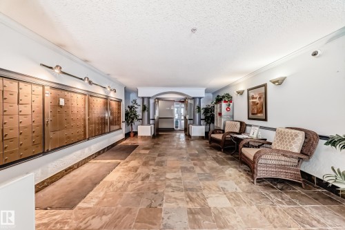 320 592 Hooke Road, Edmonton, AB - Indoor