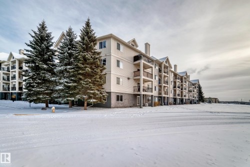 320 592 Hooke Road, Edmonton, AB - Outdoor