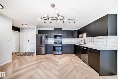 320 592 Hooke Road, Edmonton, AB - Indoor Photo Showing Kitchen With Upgraded Kitchen